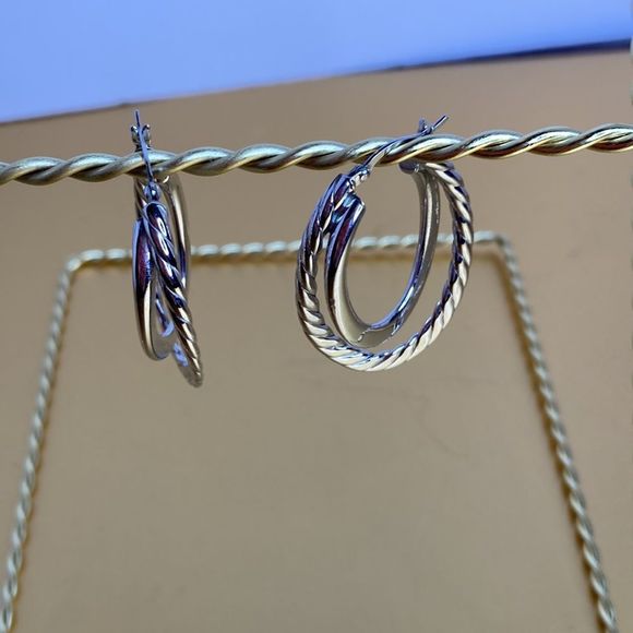 ATI 925 Sterling Oval Hoop Earrings | Twisted Rope Edge 1.5”Lever Back Earrings - Picture 4 of 7